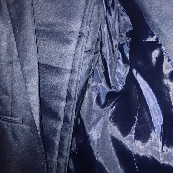 Brand new two piece suit - Picture 5 of 6